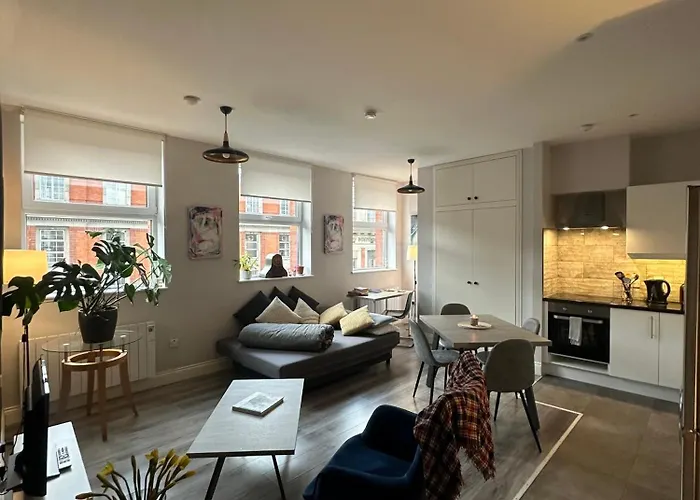 Central 2-Bed Apartment