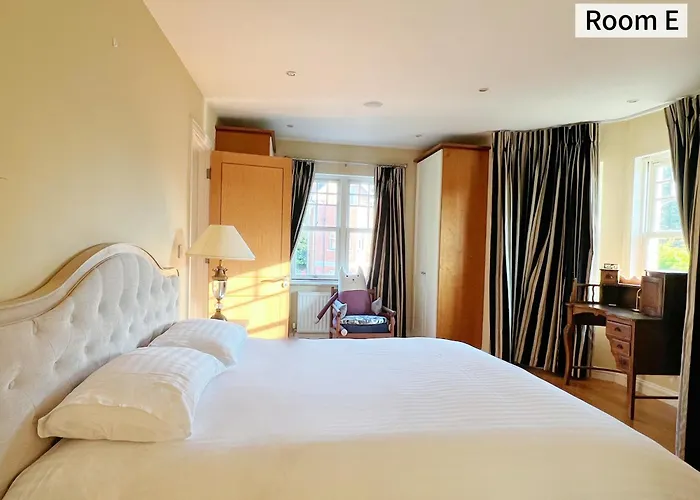 Peaceful Villa With Garden & Creek - New Cozy Rooms