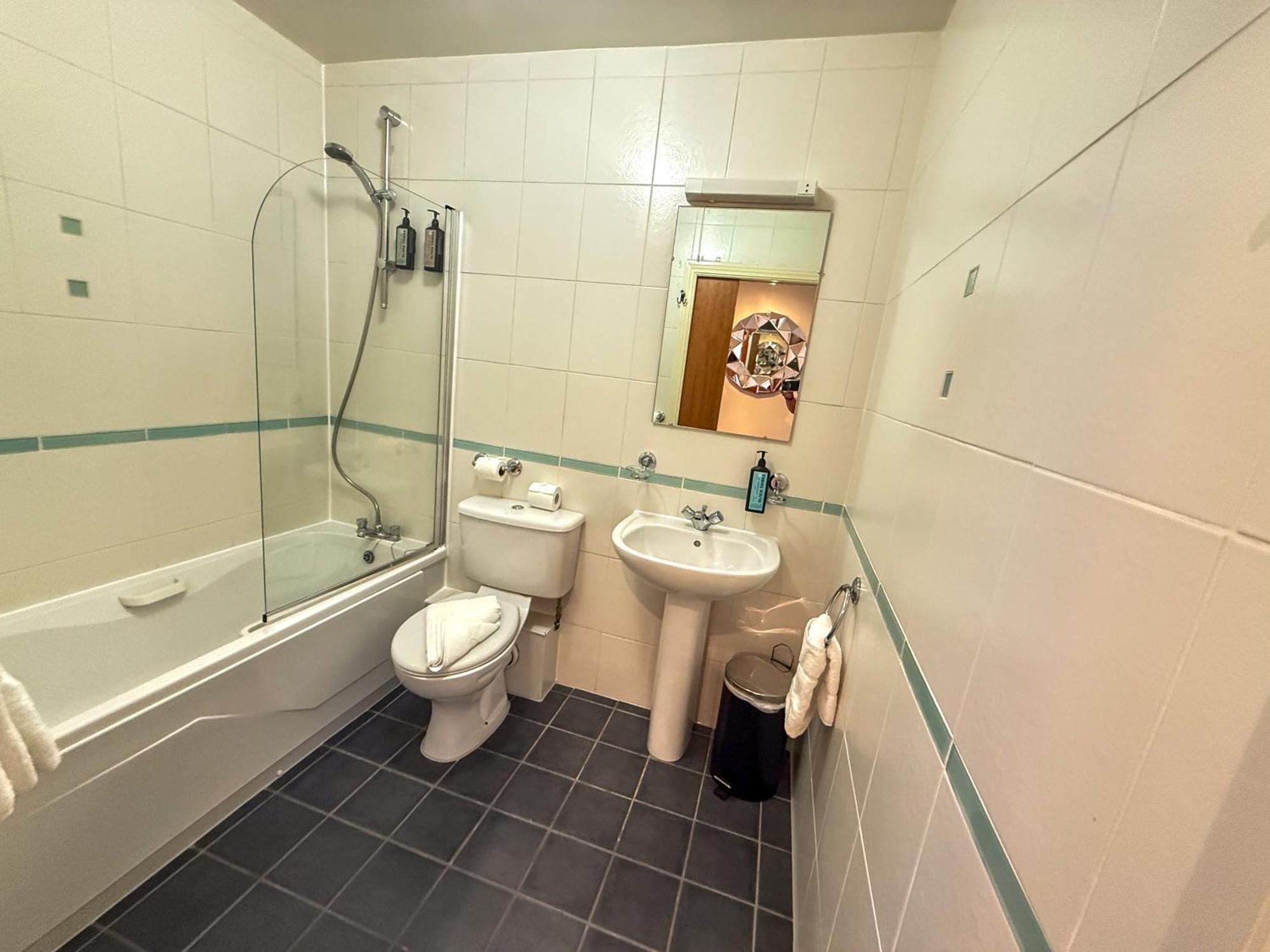 Georgian Square Apartment