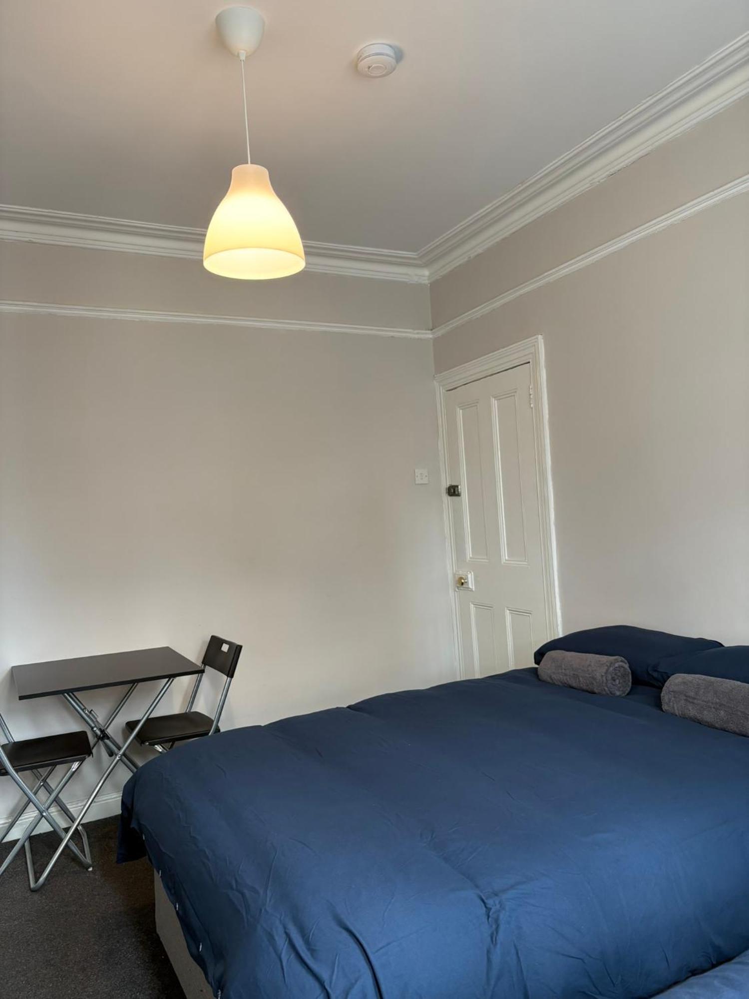 Superb Triple Near Croke Park - 5 Guest house *