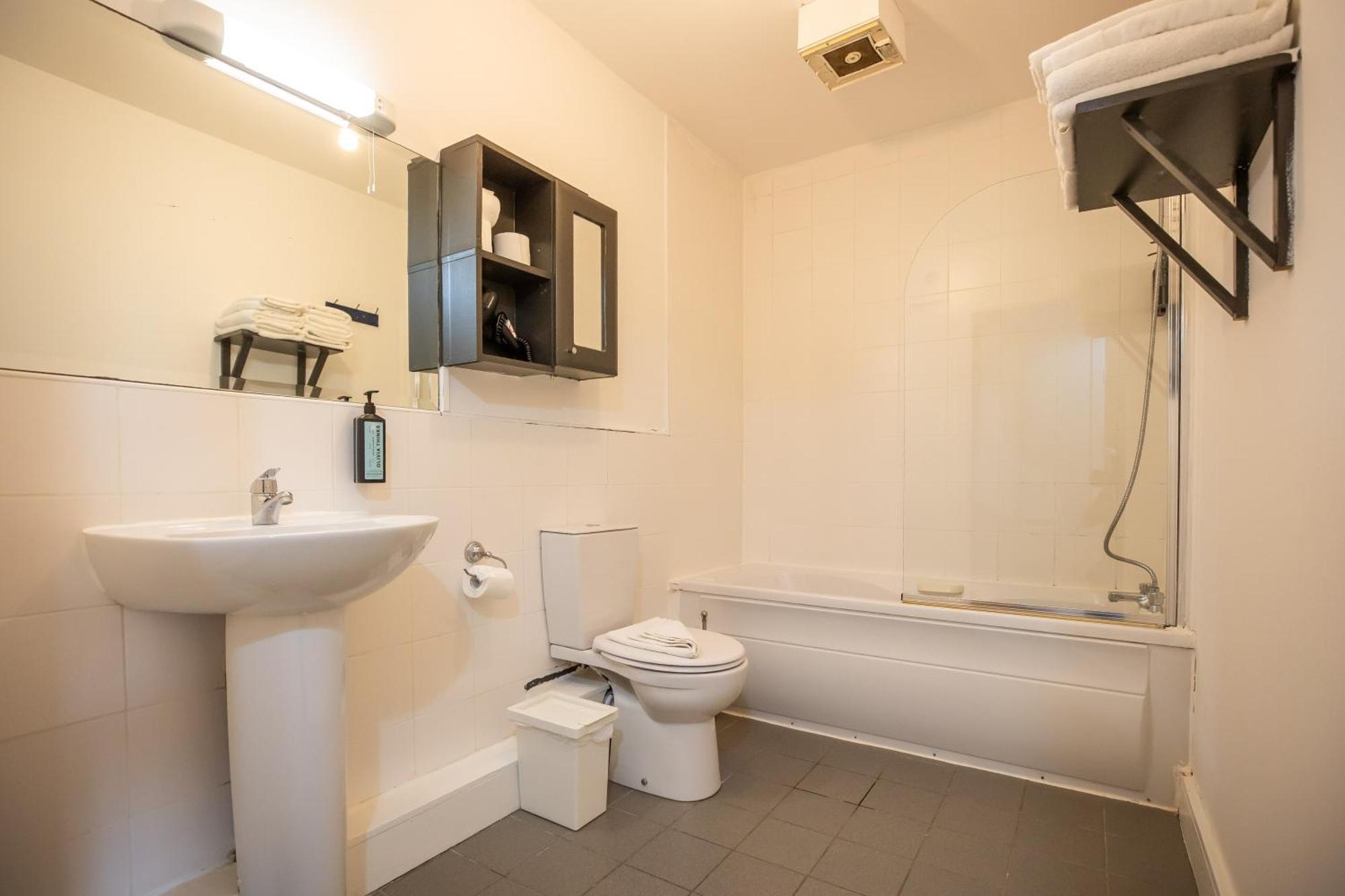 Parnell Corner Apartment