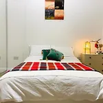 Double Bedroom With Private Toilet And Shower, Easy To City Center
