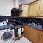 Very Central 1Bed New Refurbish