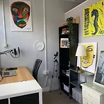 Central & Cozy Artistic Loft - Walk Everywhere