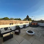 Hot Tub Luxe Villa In The Heart Of Dublin