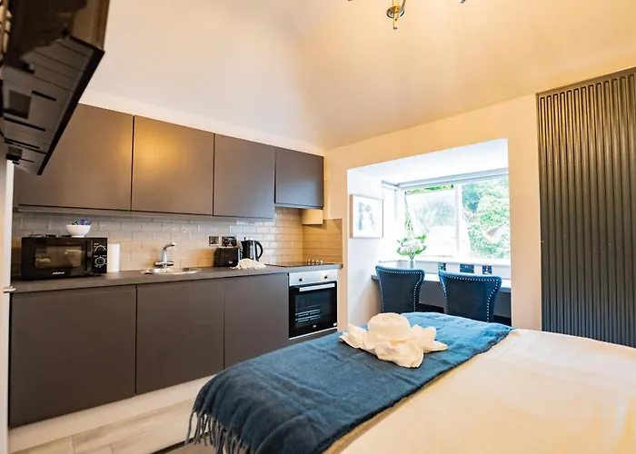 Modern Studio On The Marina