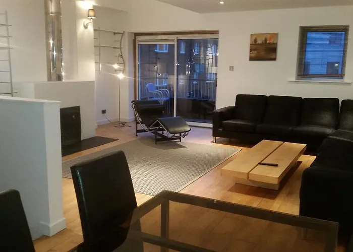 Metrostays - Stephen\'S Green 7-3