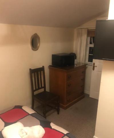Private Comfortable Bedroom With Ensuite Homestay Dublin