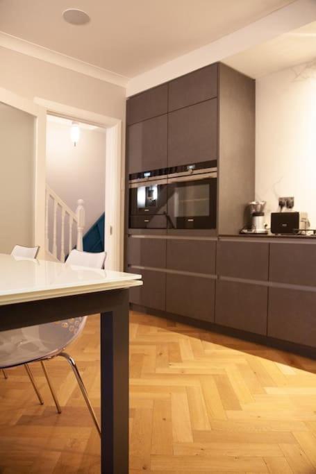 Holiday home Centre House With Terrace *