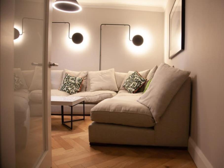 Centre House With Terrace Holiday home *