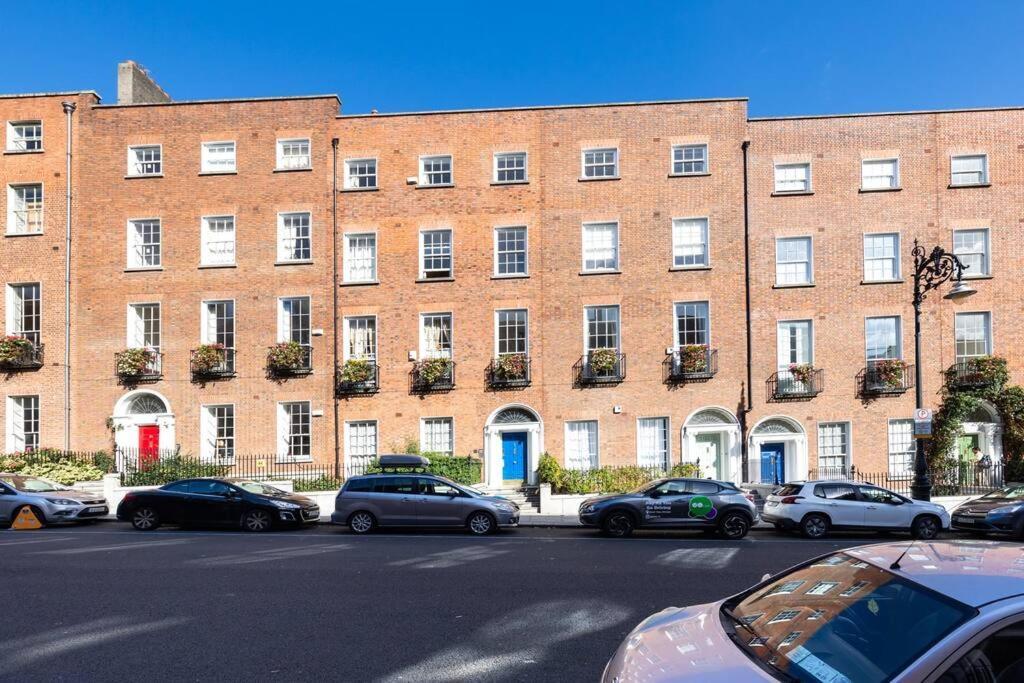2bed Flat With Private Balcony And Fireplace *