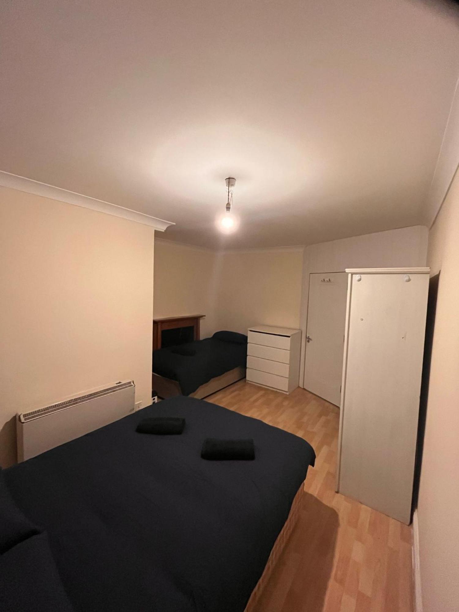 Superb Triple By The Spire - 3 Guest house