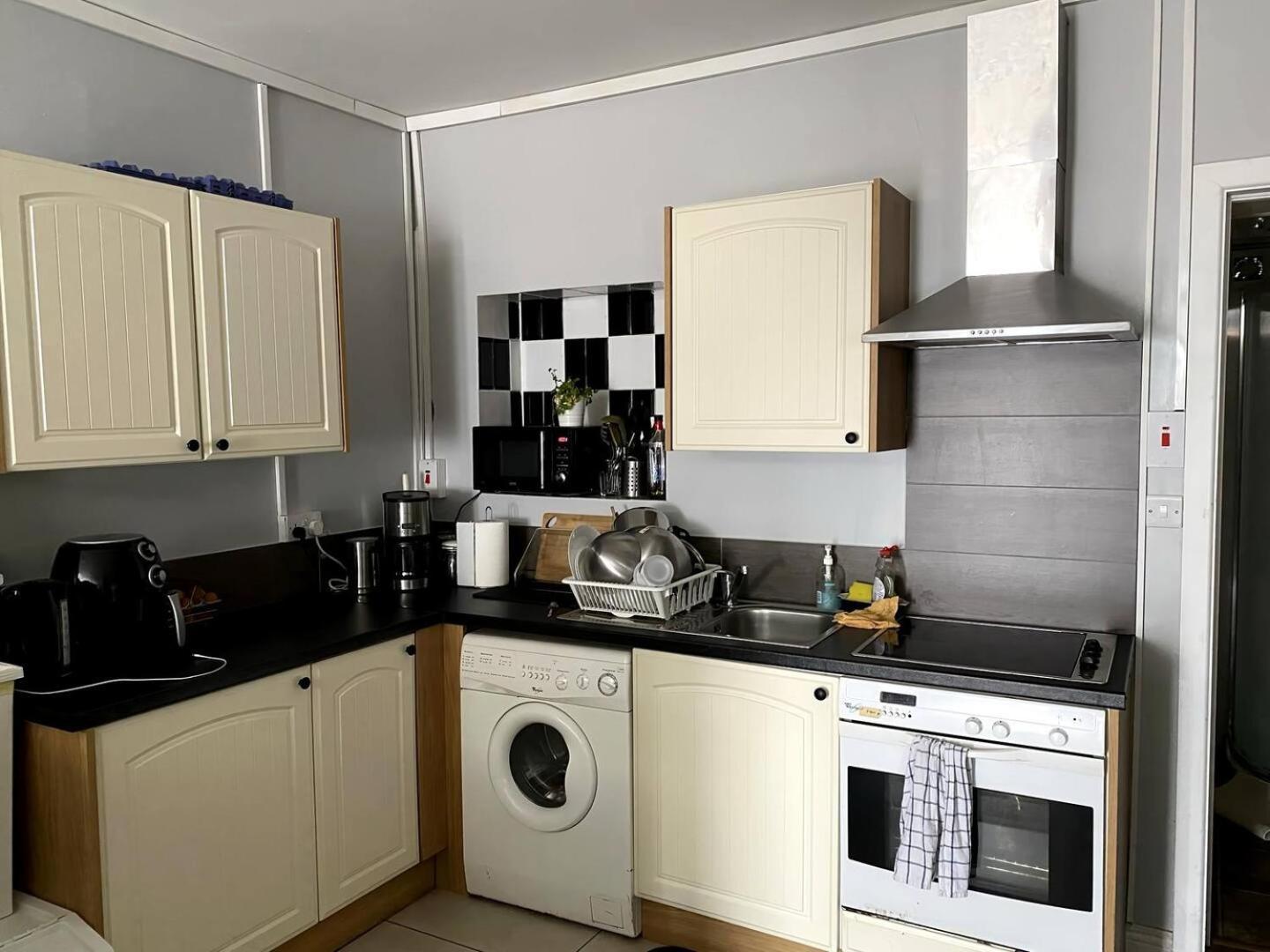 & Cozy Artistic Loft - Walk Everywhere Apartment Dublin