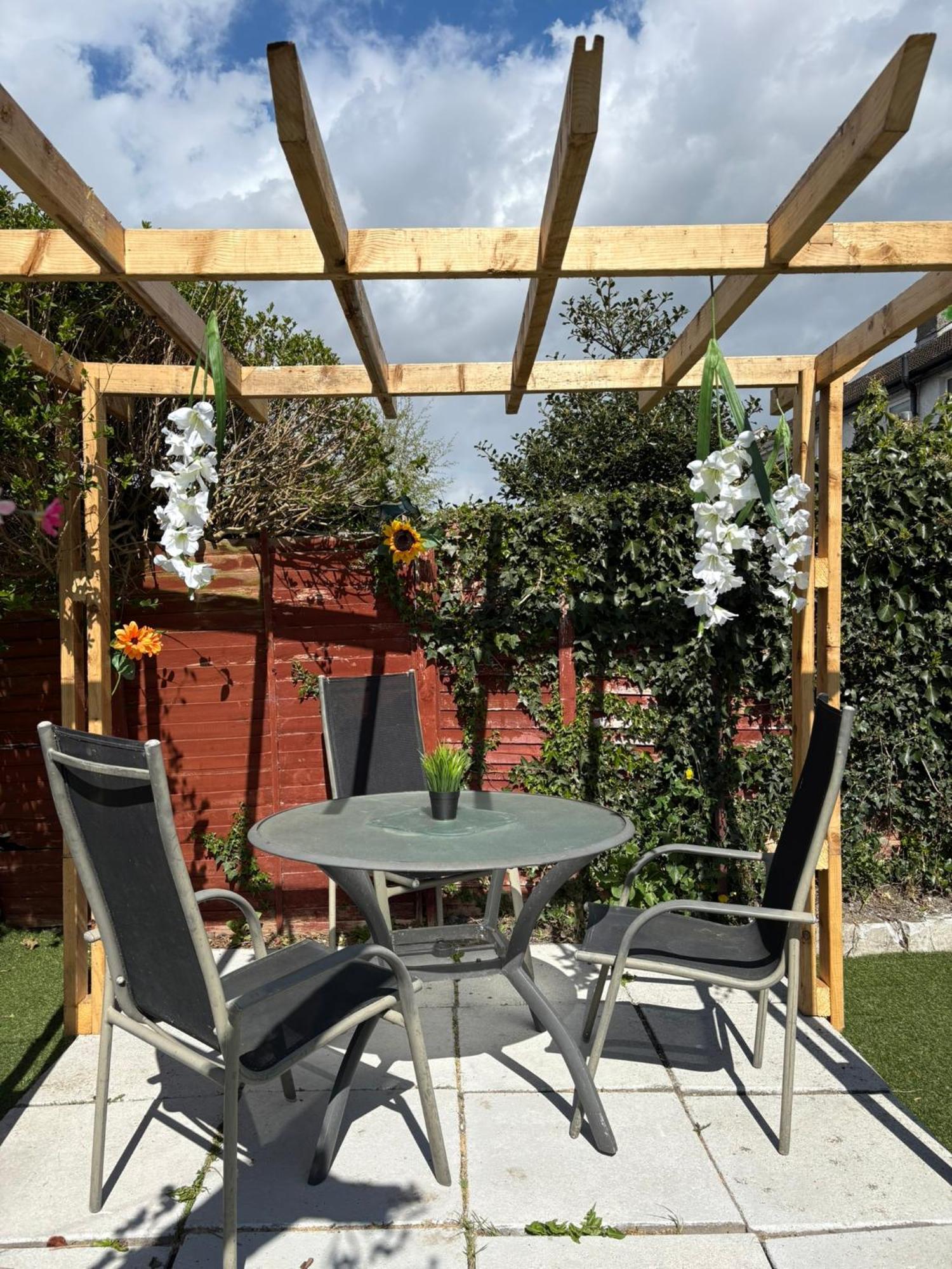 Superb Double Near Airport - 3 Guest house