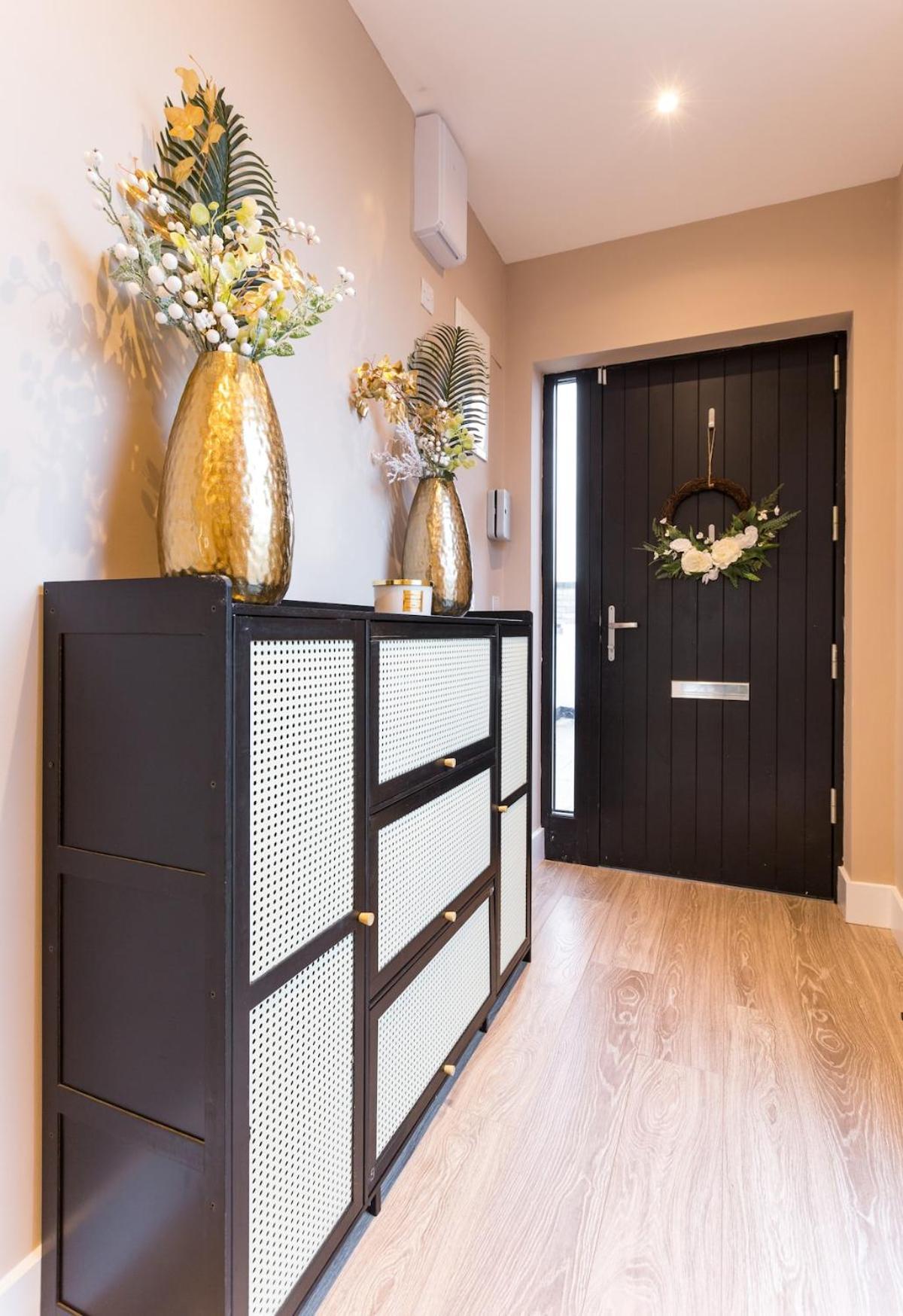 Hot Tub Luxe In The Heart Of Villa Dublin