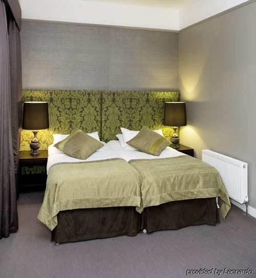 Leeson 3* Dublin