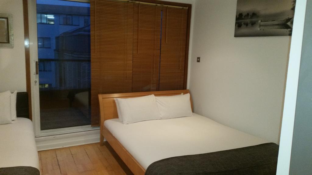 Metrostays - Stephen's 7-3 *