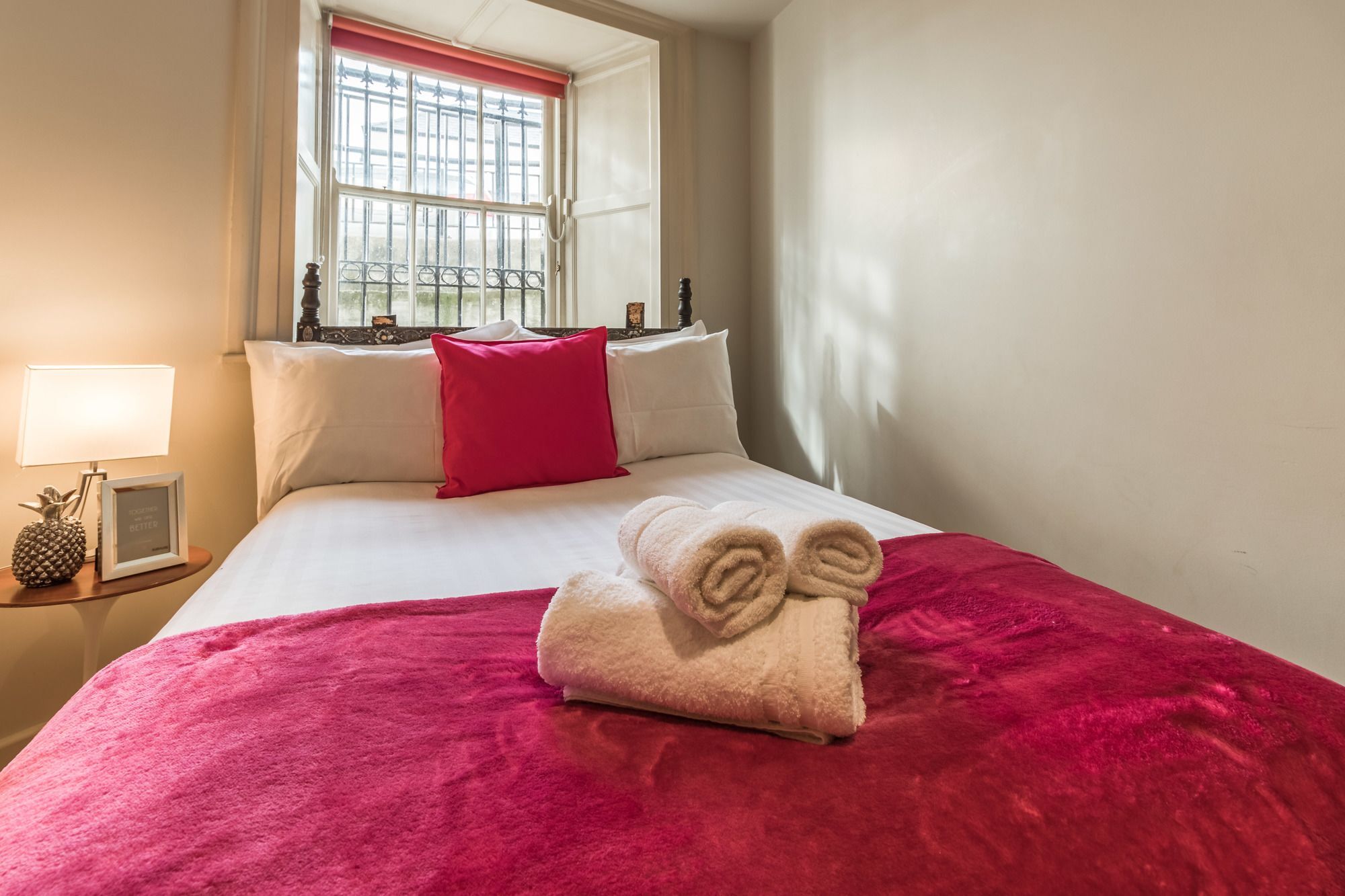 5starstay The Oscar Wilde