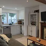 Entire House, Sleeps 2-6, Sunroom, Outside Yard