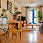 2 Bedroom Apartment Beside Merrion Square
