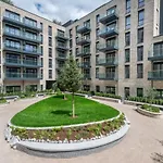 Luxury 1 Bed Suite In City Centre Full Kitchen Dublin 1 On The Docklands