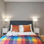 Large Stylish Bright & Luxurious 2 Bed Apartment