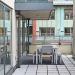 Large Stylish Bright & Luxurious 2 Bed Apartment