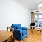 Flat W/ Balcony & Canal View - 4Min To Station