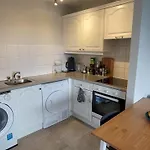 Spacious 1Bd In City Centre 9Mins To Jervis
