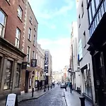 Spacious Room In Temple Bar