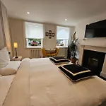 Pembroke Guest Suite