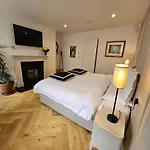 Pembroke Guest Suite