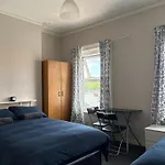 Superb Triple Room Near Croke Park - 2