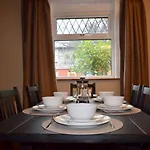 3 Bedroom House With Free Parking