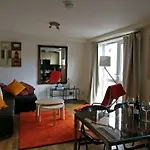 Metrostays - Antiques Quarter