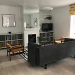 2 Bedroom Flat In Central Dublin Sleeps 4