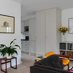 2 Bedroom Flat In Central Dublin Sleeps 4