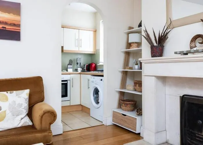 Artist\'S Central Apartment!