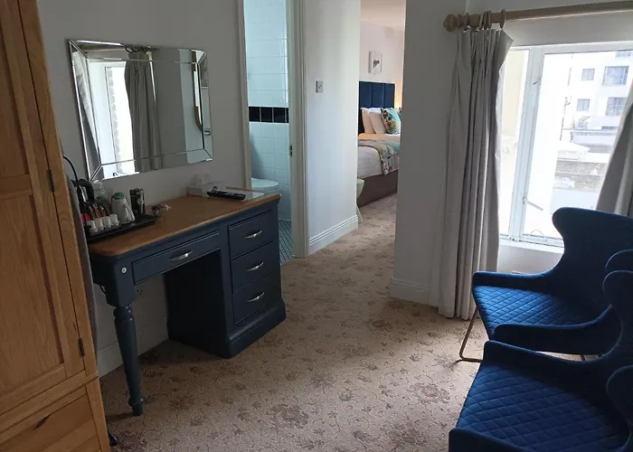 Tom Dick And Harriet\'S Accommodation