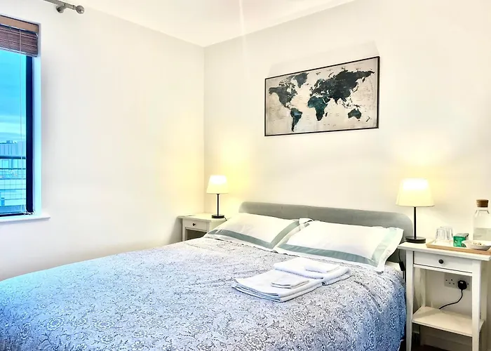 The Room King Size Bed And Private Bathroom