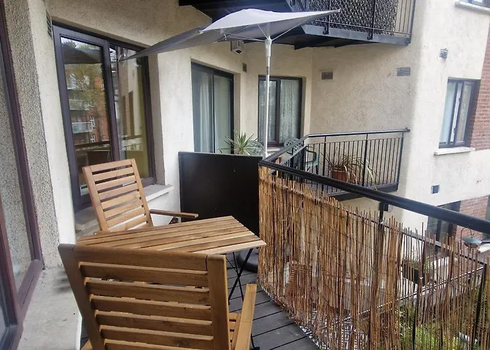 Upgraded & Slick 2Bd Heart Of City At Christchurch