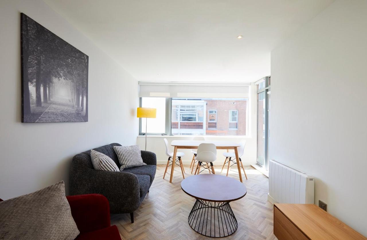 Blackhall Place Self Catering Hostel *