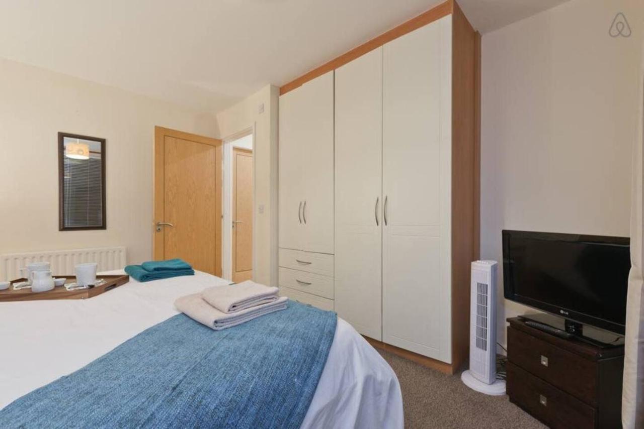 Stylish 3-bed Penthouse In Silicon Docks * Dublin