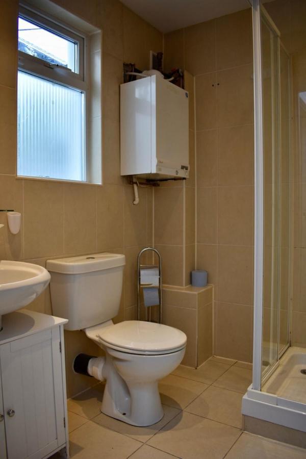 Charming 2 Bedroom In Location