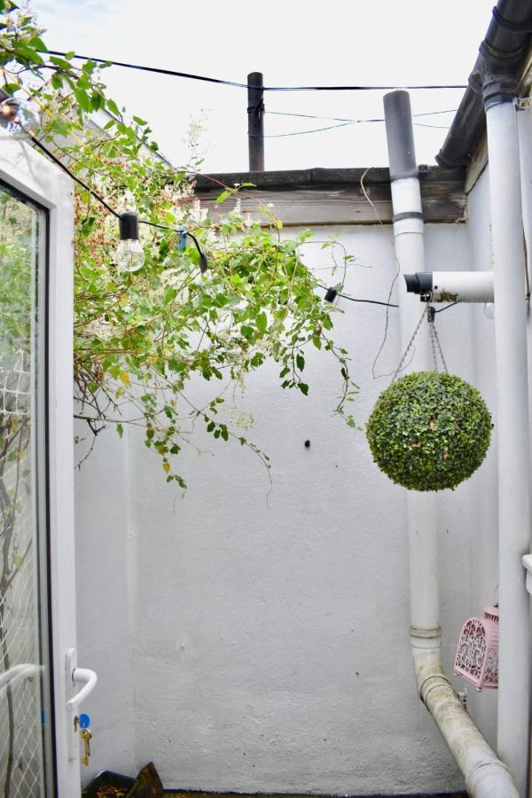 Apartment Charming 2 Bedroom In Location *