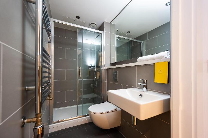 Aparthotel Staycity Castle