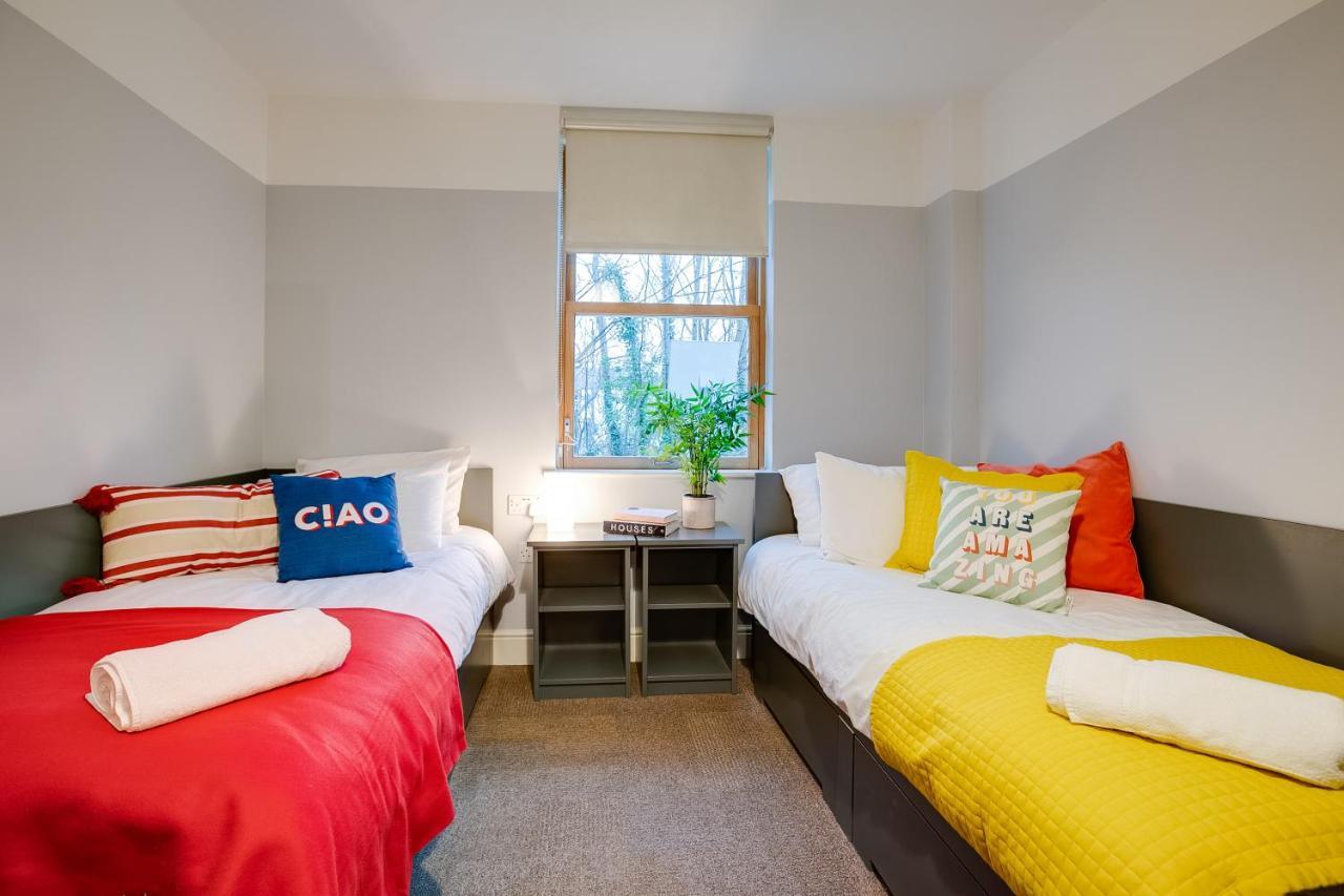 Apartment Griffith Halls Of