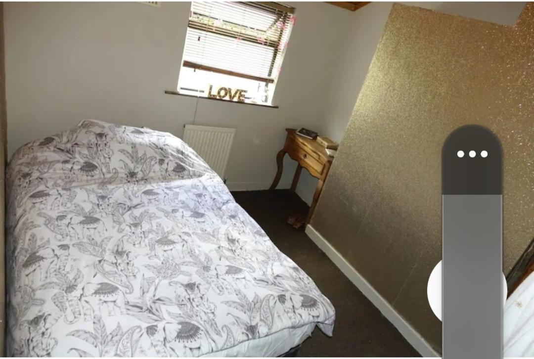 Guest house Double Bedroom In Dublin