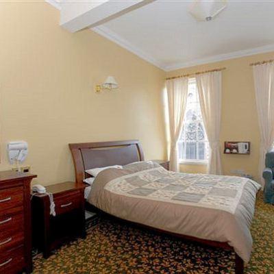 Waltons 3* Dublin