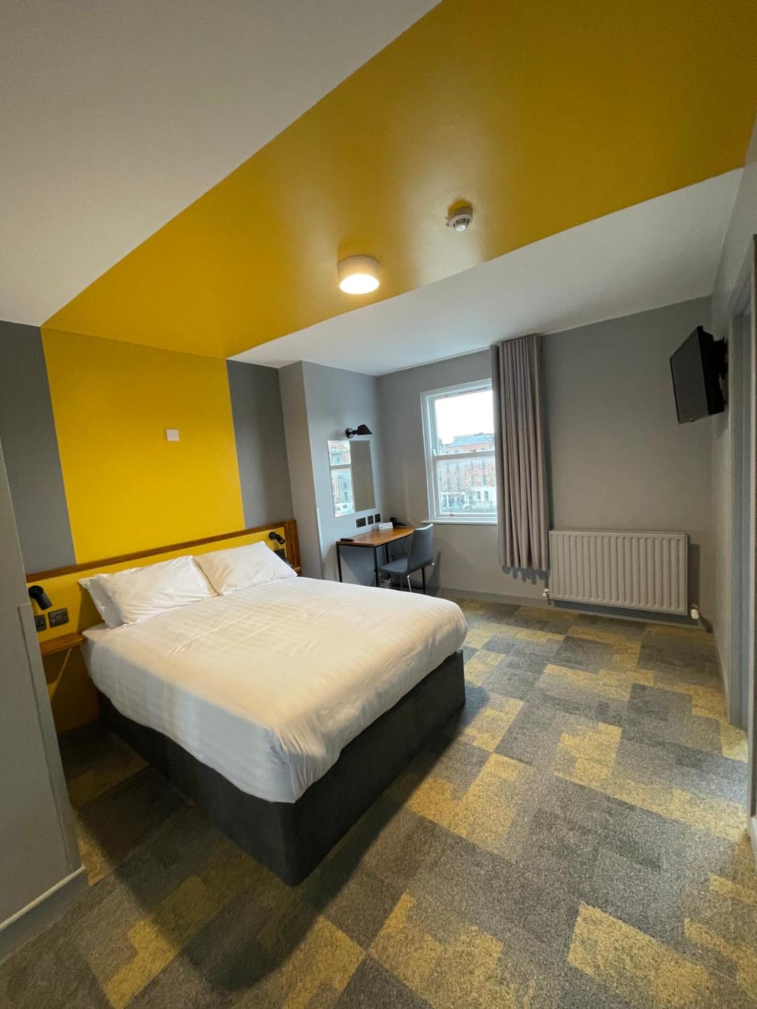 Fitzsimons Temple Bar Hotel Dublin